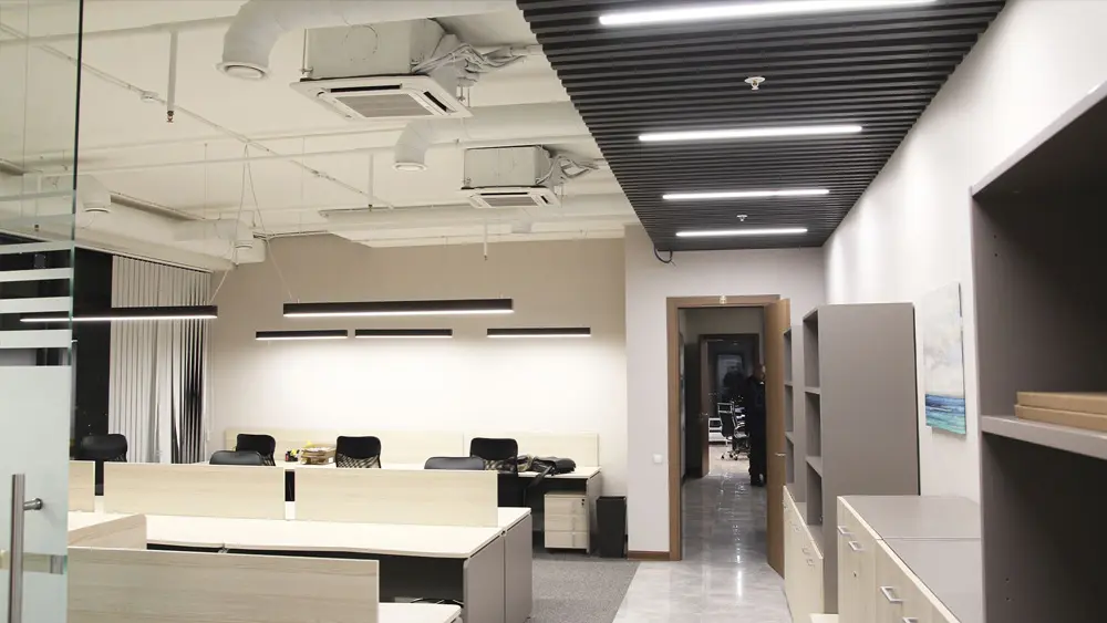 Офис компании ООО “Стройрегион”, г. Москва, БЦ “Савеловский Сити” – интерьерное освещение