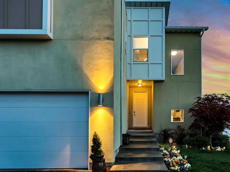 Что такое декоративное освещение загородного дома?