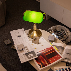 Настольная лампа офисная Maytoni Kiwi Z153-TL-01-BS