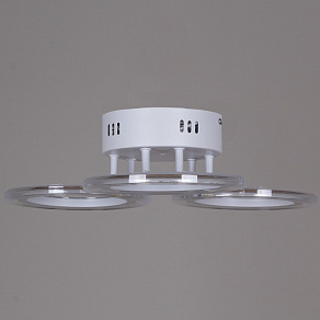 Потолочная люстра Reluce 09812 09812-3.3-03A WH