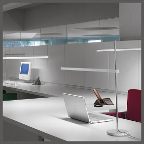 Настольная лампа офисная Artemide  0682050A