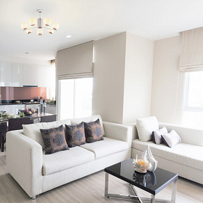 Люстра на штанге Eurosvet Lucas 70092/7 белый