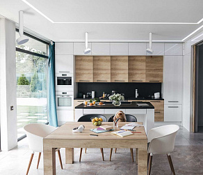 Светильник на штанге DeMarkt Информ 3 851011001