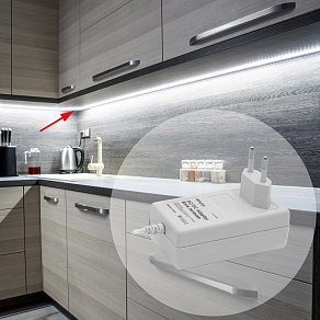 Блок питания Apeyron Electrics  03-18