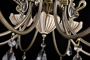 Подвесная люстра Maytoni Shell CL0014-08-R