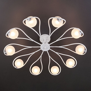 Люстра на штанге Eurosvet Camomile 70089/10 белый с серебром