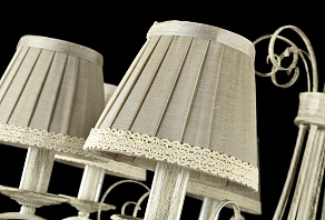 Подвесная люстра Maytoni Felicita ARM029-08-W
