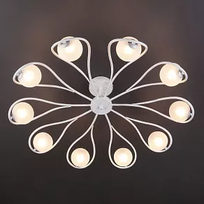Люстра на штанге Eurosvet Camomile 70089/10 белый с серебром