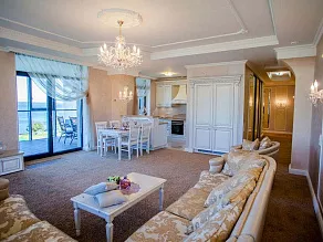 Подвесная люстра Maytoni Lira DIA907-PL-08-G