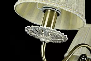 Подвесная люстра Maytoni Battista ARM011-03-R