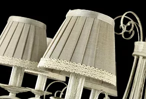 Подвесная люстра Maytoni Felicita ARM029-08-W