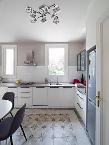 Потолочная люстра DeMarkt Олимпия 638016008