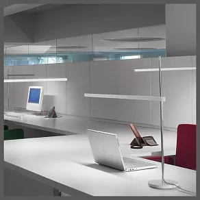 Настольная лампа офисная Artemide  0682050A